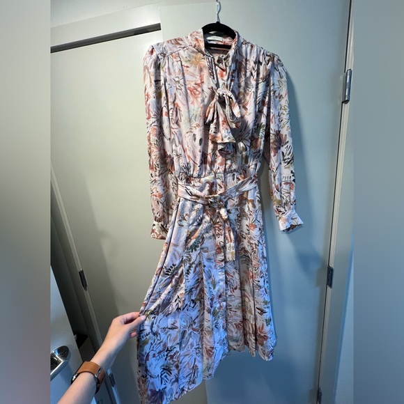 Aritzia midi dress with belt - Picture 5 of 5